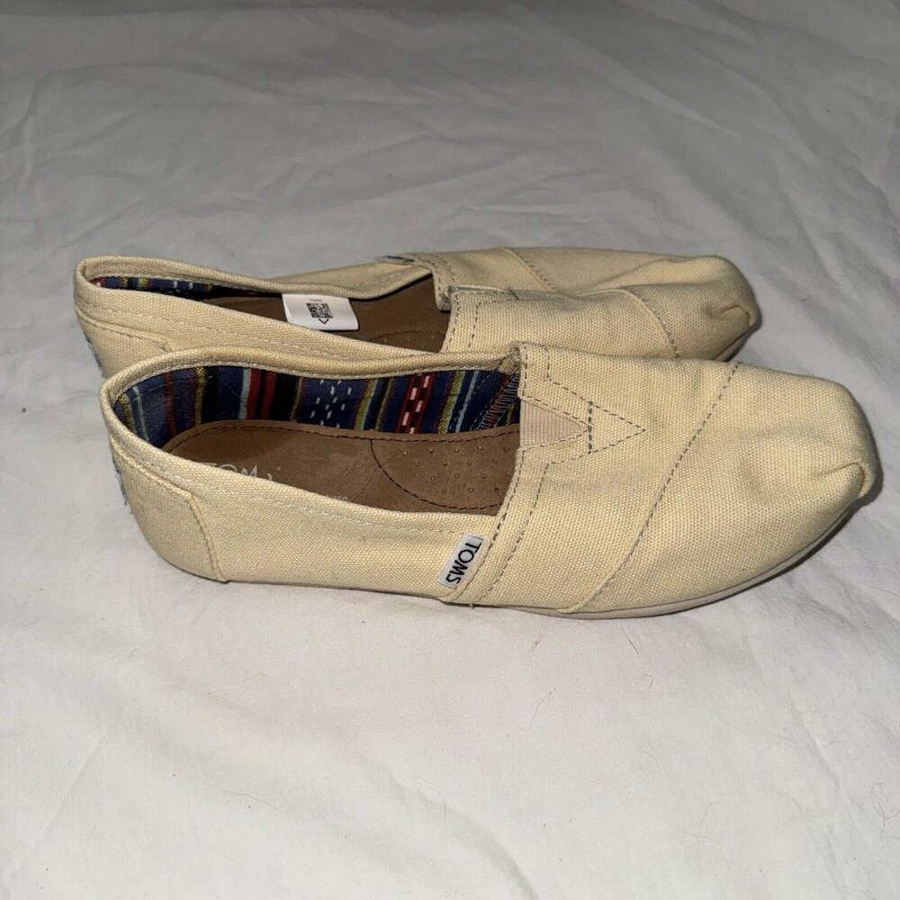 Toms Canvas Shoes Womens Size 7 Ivory Cream Classic Slip On Flats Casual